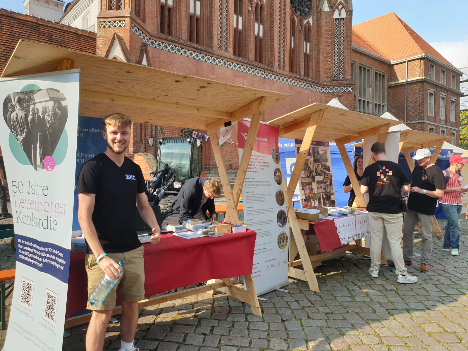 28fa53fb-1081-404e-b098-8f9b363bb887