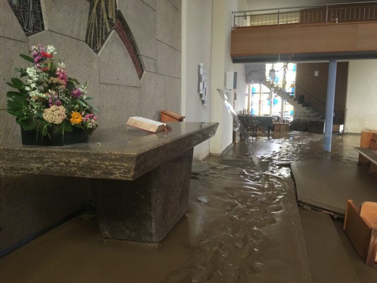 23. Juli, 18.00 Uhr: Andacht und Glockengeläut in Rheinland-Pfalz und Nordrhein-Westfalen